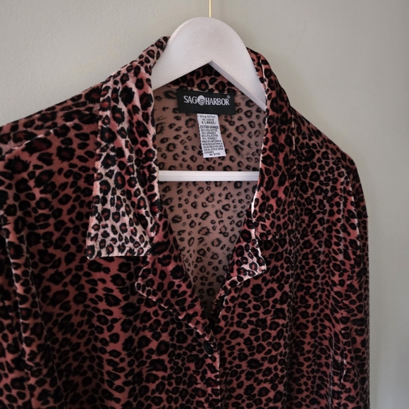 Sag Harbor XL Modern Contemporary Eclectic Leopard Print Velvet Boyfriend Shirt - Picture 7 of 13